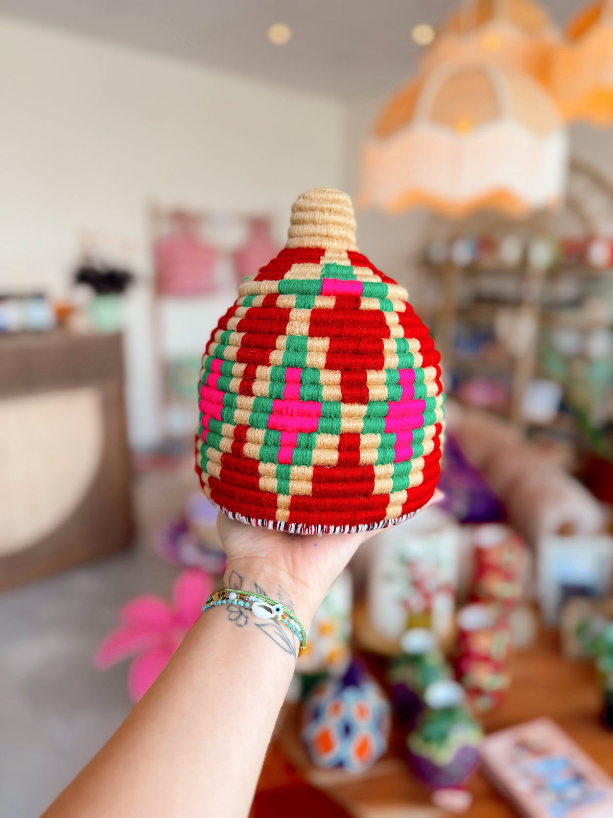 Handgeweven berber mand rood/roos/groen