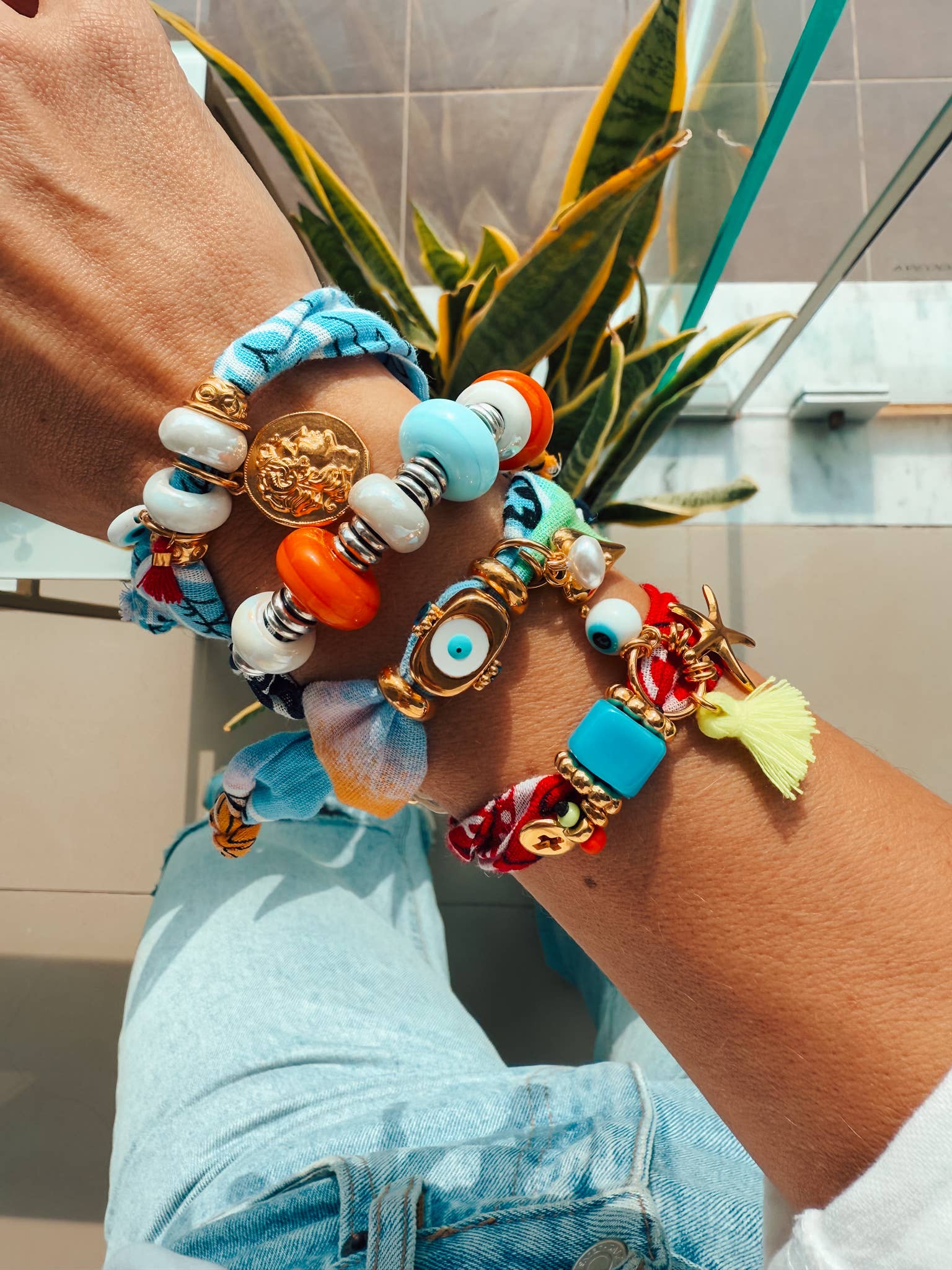 bandana armband licht blauw/rood