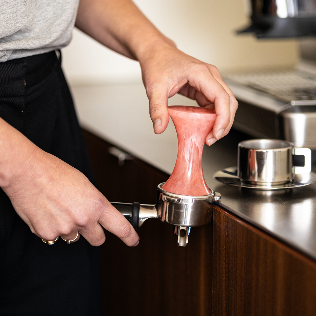 Brût - Espressotamper Salmon